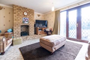 Lounge/diner- click for photo gallery